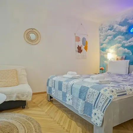 Old Town Center Apartment *