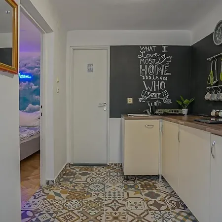 Old Town Center Apartment *