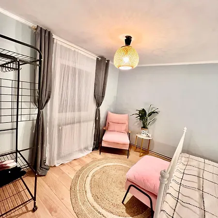 Old Town Center Apartment