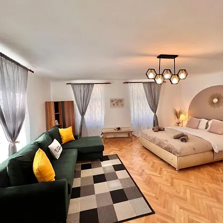 Apartment Old Town Center