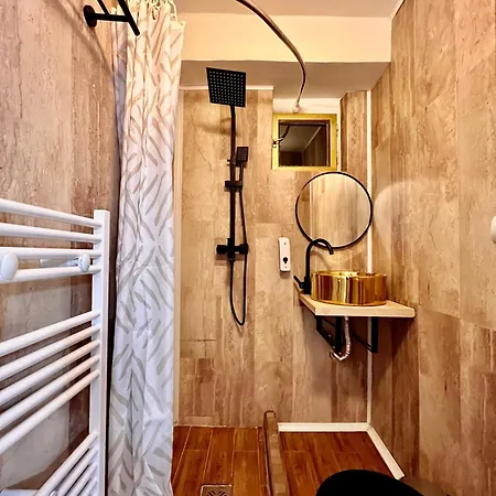Old Town Center Apartment *